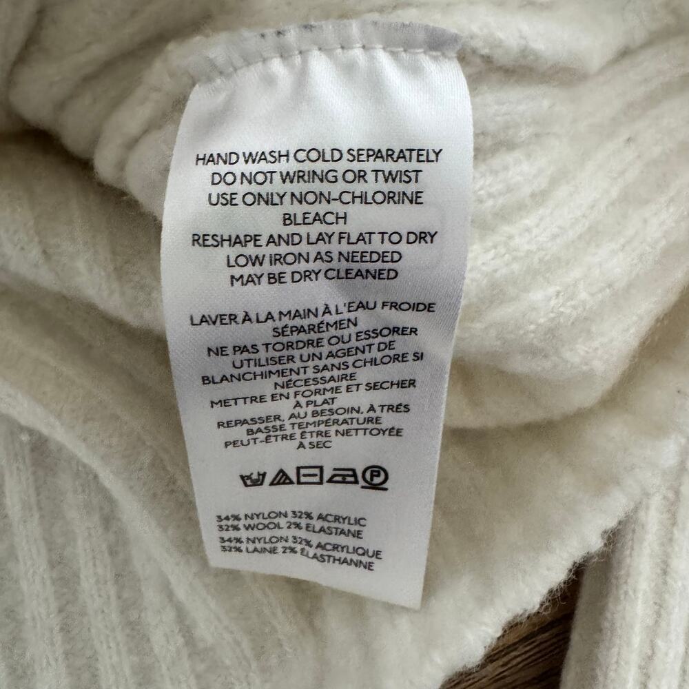 Pilcro (Anthropologie) Women's Sweater - Size M - Picture 4 of 6